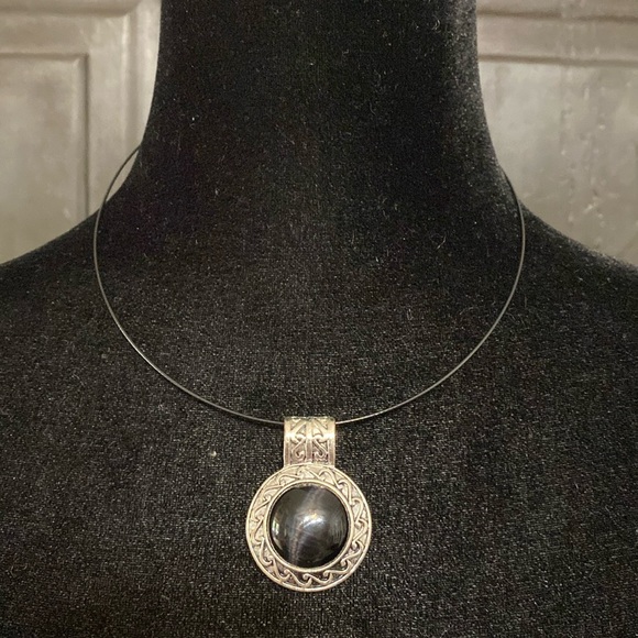 Vintage Black onyx in silver metal design frame pierced earrings with necklace - Picture 2 of 13